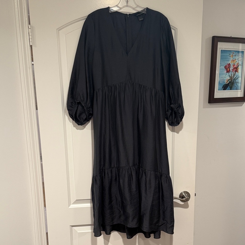 Club Monaco Gray Long-Sleeve Tiered Midi Dress